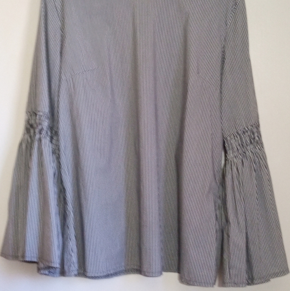 Solitaire gray and white striped long bell sleeve top - Picture 2 of 10